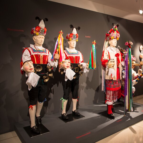 Abiti tradizionali del Carnevale conservati al Museo Ladino di Fassa | © Andrea Costa  - Archivio Immagini ApT Val di Fassa